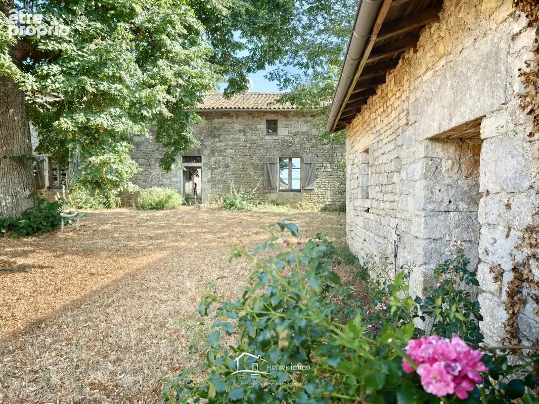 Maison à SAINT-COUTANT