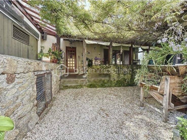 Maison à ISSERTEAUX