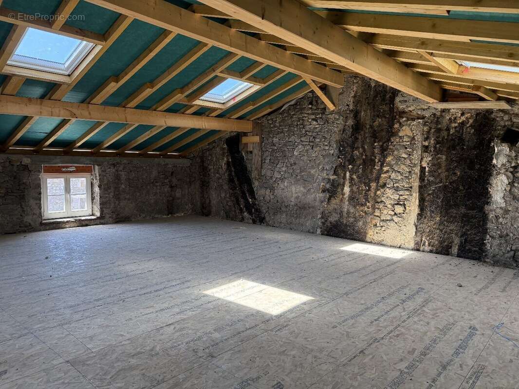 Appartement à LAGNIEU