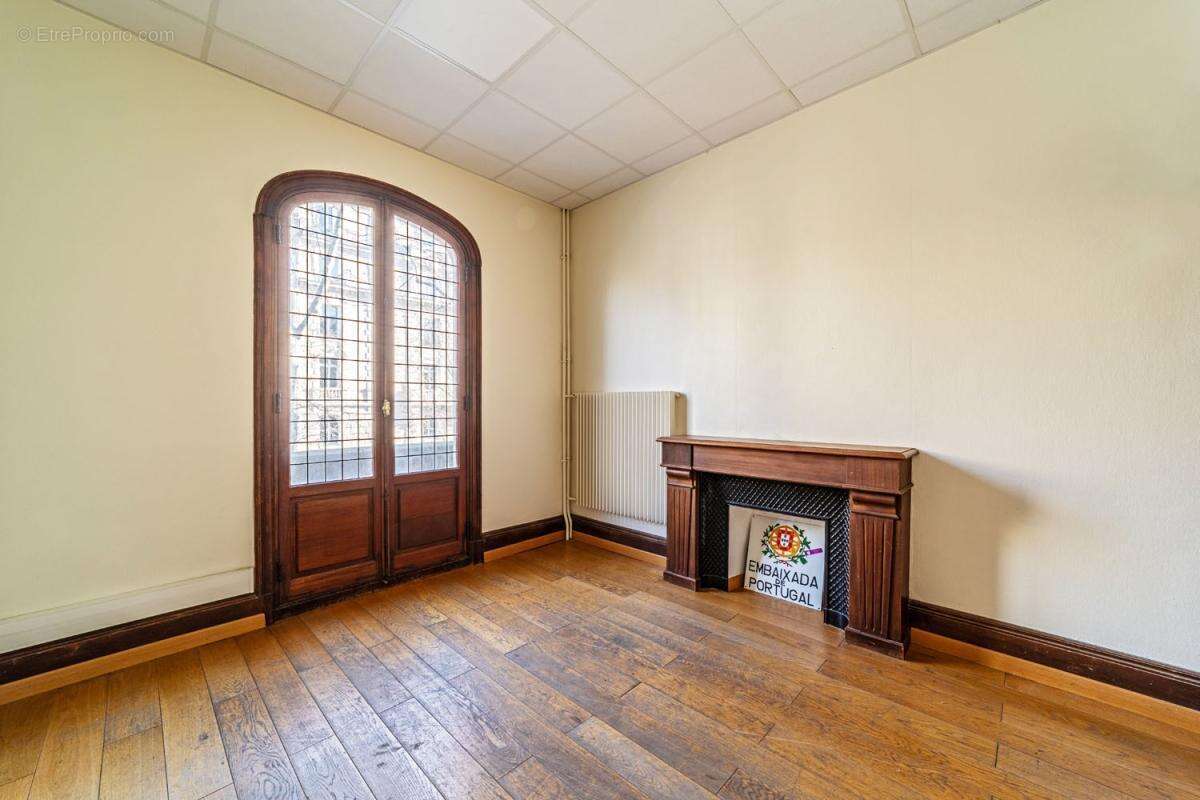 Hôtel particulier - 611 m² - Paris (75) - photo 7