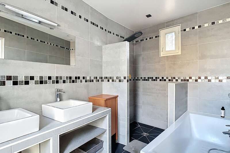 Maison à ASNIERES-SUR-SEINE