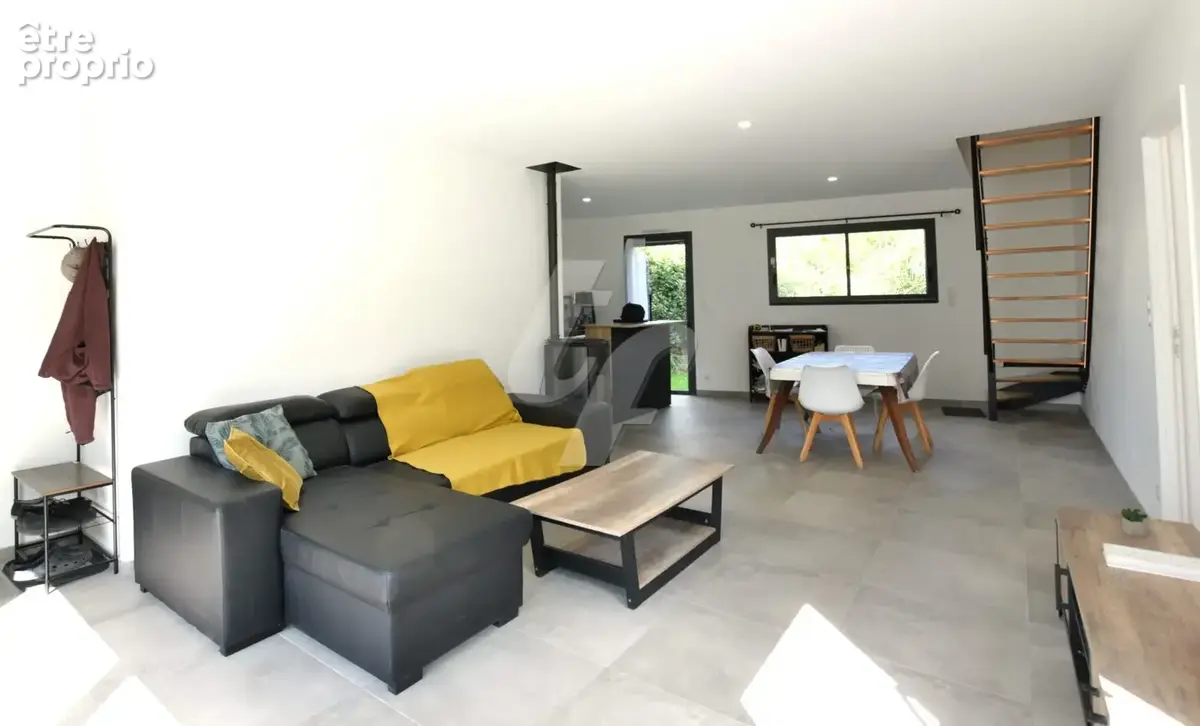 Maison 5 pièces 106 m² à vendre à Notre-Dame-Des-Landes (44130) - photo 2