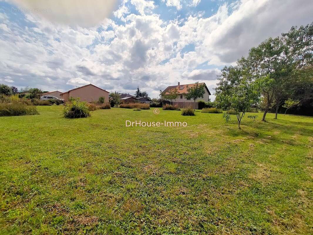 Terrain à L&#039;ISLE-JOURDAIN