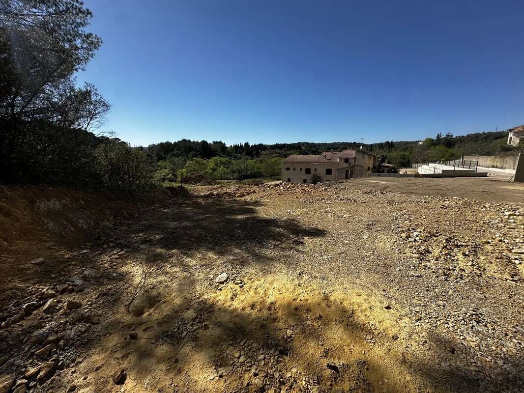 Terrain à SAINT-GEORGES-D'ORQUES