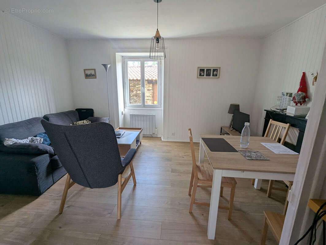 Maison à LE LOROUX-BOTTEREAU