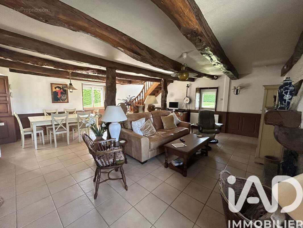 Maison 195 m² à Rouillac  - photo 7
