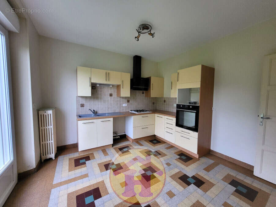 Maison à SAINT-JUNIEN