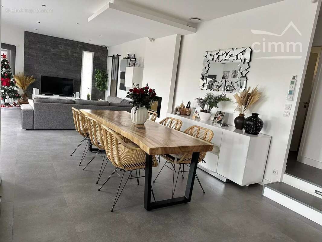 Maison à CHATEAUGAY