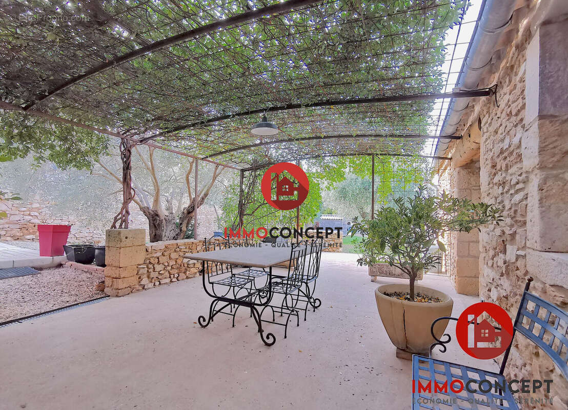 Maison à SAINT-VICTOR-LA-COSTE