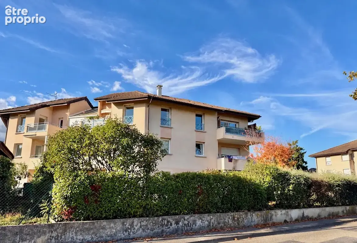 Divonne les Bains 01220, T4 122m2 dernier étage, balcons, garages, parking. - photo 1