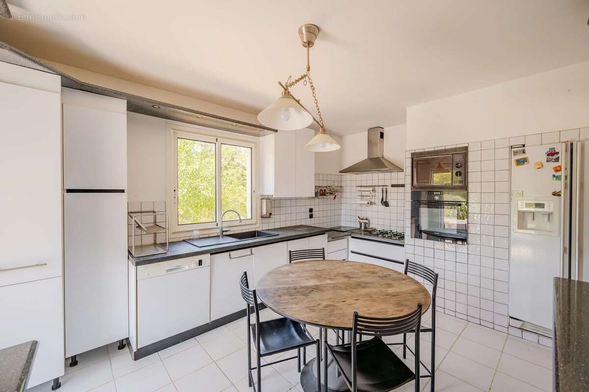 Maison familiale de 250 m² sur plus d'un hectare de terrain – Piscine – Vue dégagée – Méounes-les-Montrieux - photo 5