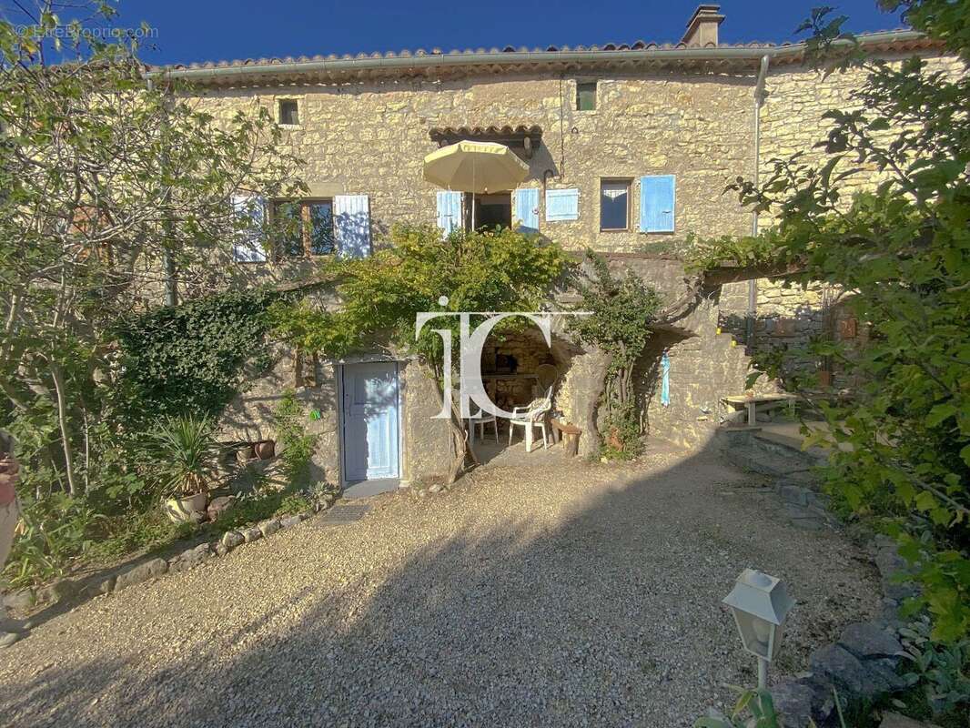 Maison à SAINT-ANDRE-DE-CRUZIERES