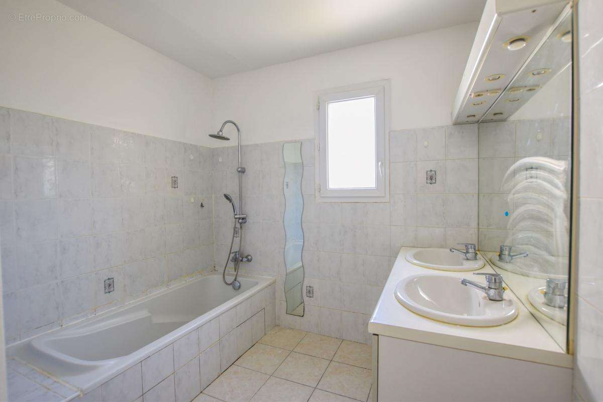 Maison à ROCHEFORT-DU-GARD