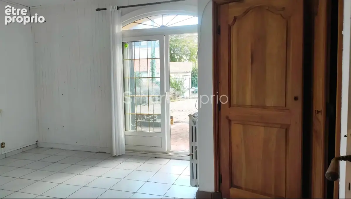 Grande maison en pierre de 208 m2 à Saint-Yzan-de-Soudiac   idéal famille ! - photo 9