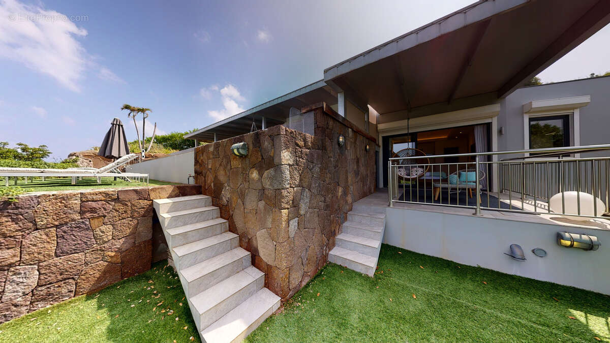 Maison à CAPESTERRE-BELLE-EAU