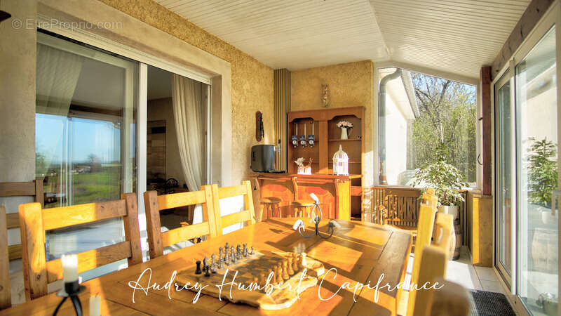 Maison à VIGNEULLES-LES-HATTONCHATEL