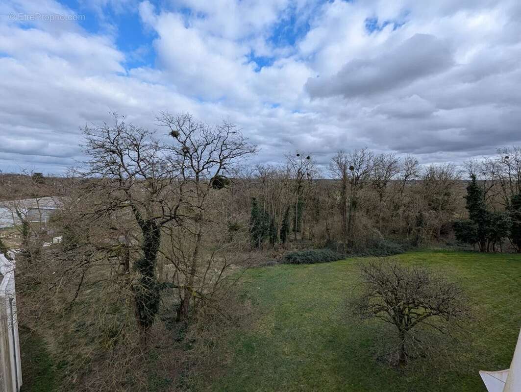 Appartement à LA CHAUSSEE-SAINT-VICTOR