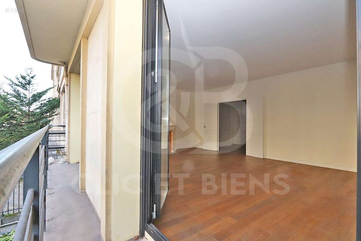 P1-2025 - Appartement à PARIS-16E