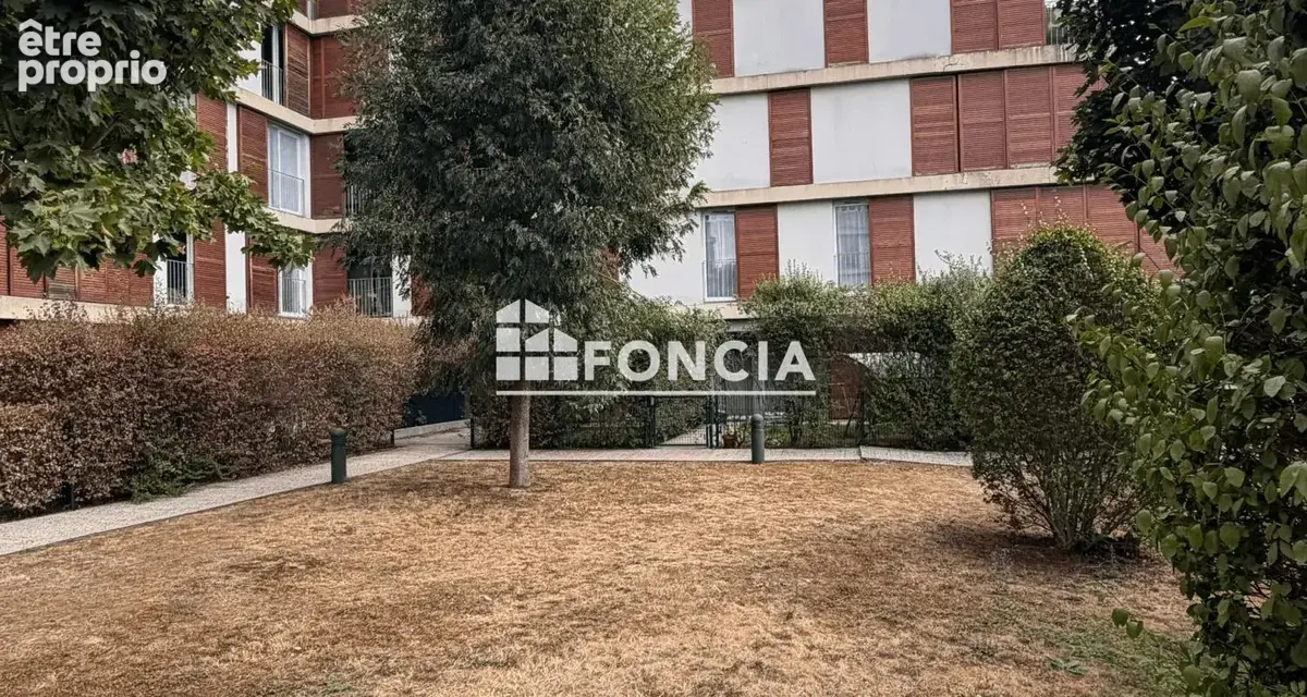 Cergy Préfecture, F2  avec JARDIN, BALCON et parking sous-sol - photo 1