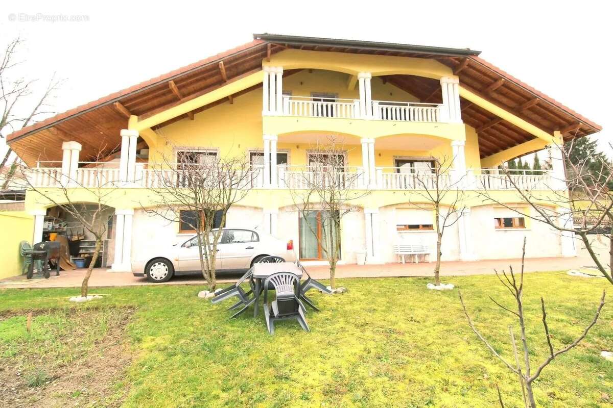 Maison à VETRAZ-MONTHOUX