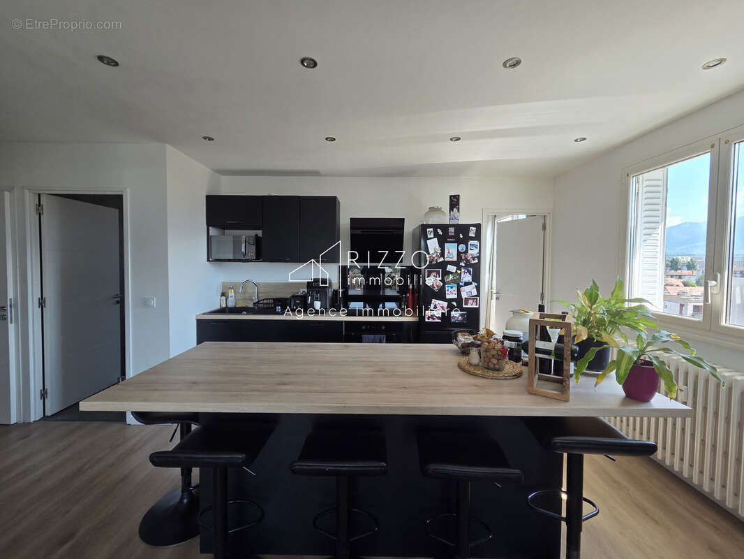 Appartement à MEYTHET