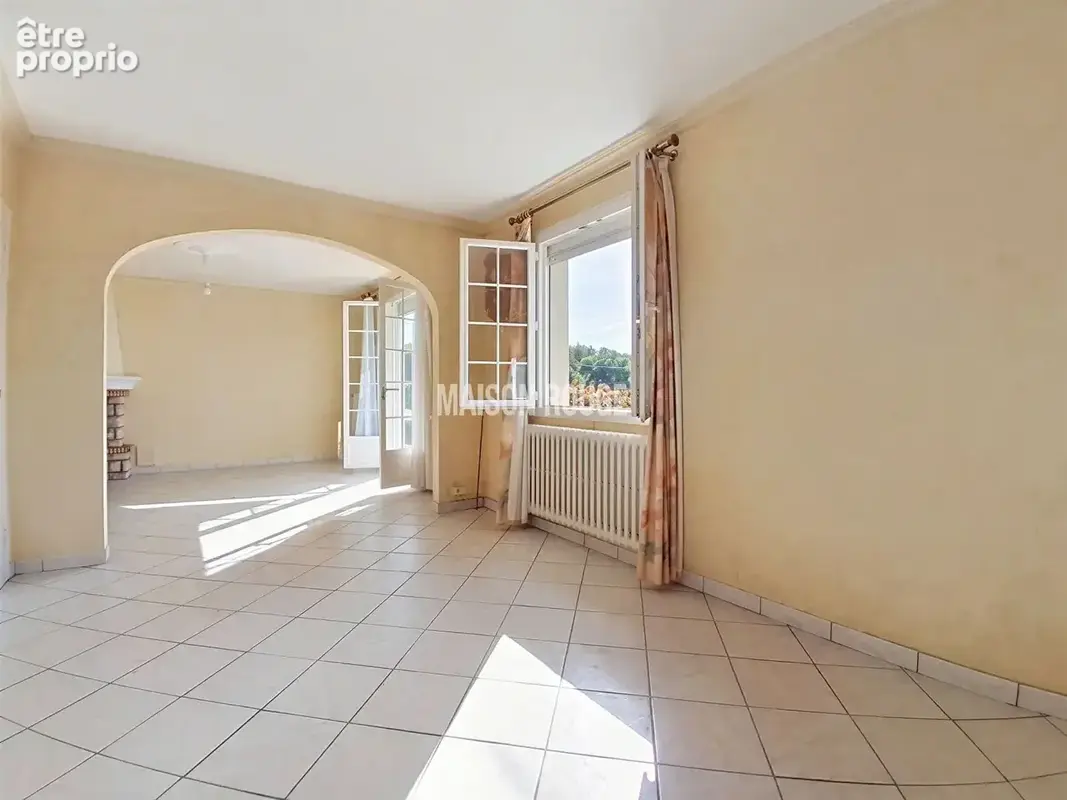 Bourg de PLOUFRAGAN à pied - Maison familiale au calme d'une impasse avec sous-sol total et beau jardin - photo 2