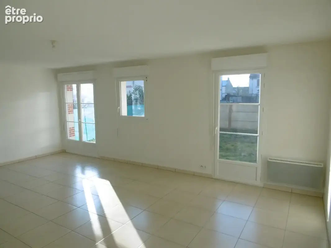 Saint denis en val - centre ville- dans residence  - f3 duplex avec jardin privatif - photo 3
