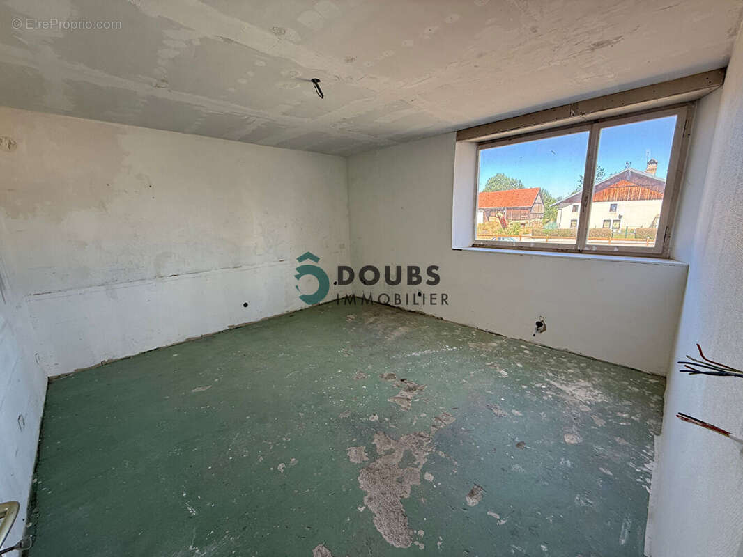 Appartement à FERRIERES-LE-LAC