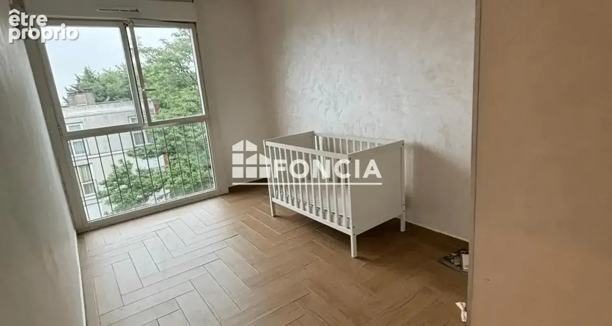 Appartement 4 pièces avec balcon, parking et cave - photo 3