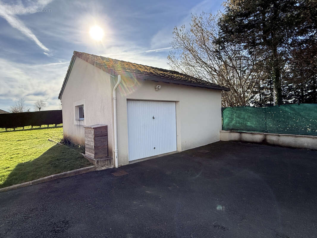 Maison à SAINT-PARDOUX-CORBIER