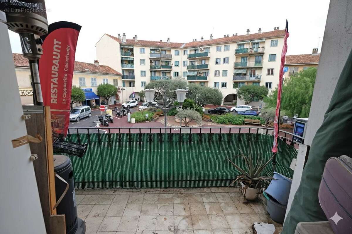 Appartement à SAINT-LAURENT-DU-VAR