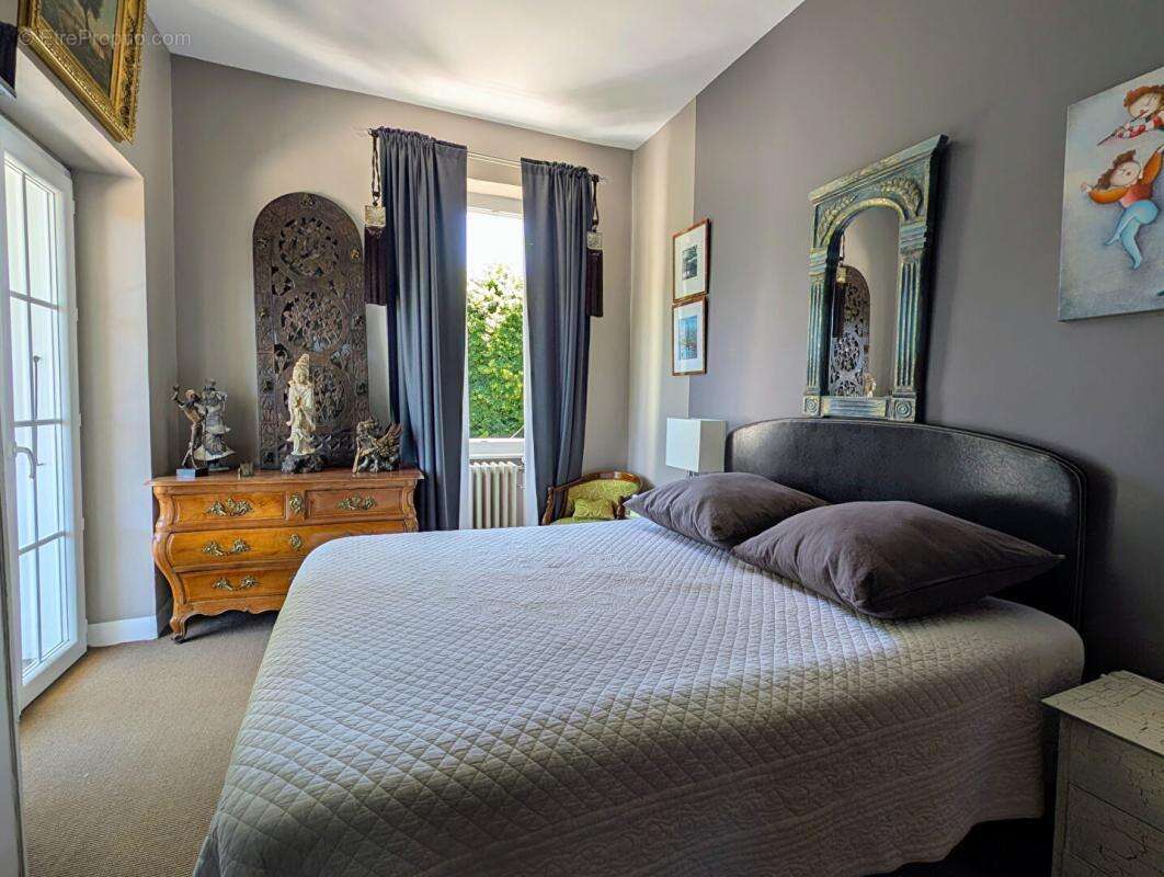 Propriété avec Maison de Maître, Maison Annexe et Maison de Gardien sur parc de 1,5 hectare - photo 11