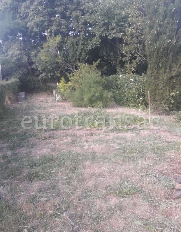 Terrain à NEZIGNAN-L&#039;EVEQUE