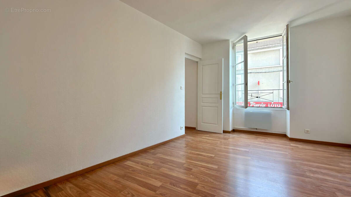 Appartement à CORBEIL-ESSONNES