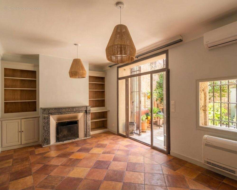 Très belle maison de village en pierres avec cour intérieure et balcon - photo 8