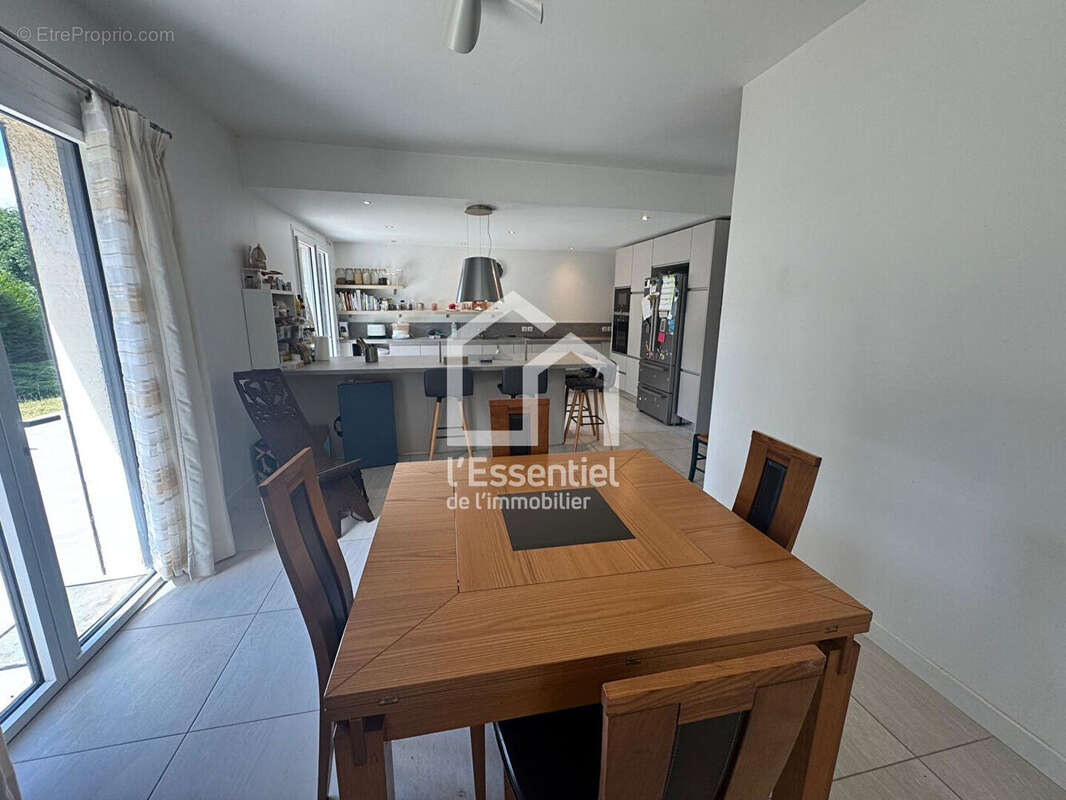 Maison à VERNEUIL-SUR-SEINE