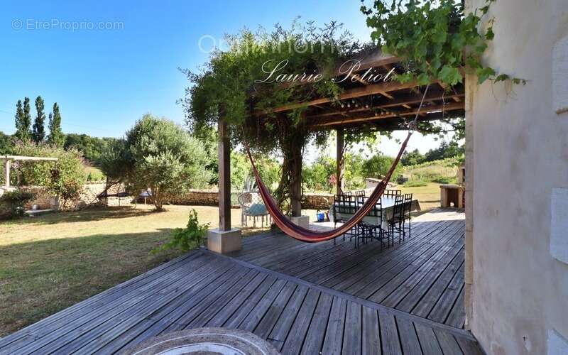 Maison à SAINT-THOMAS-DE-CONAC