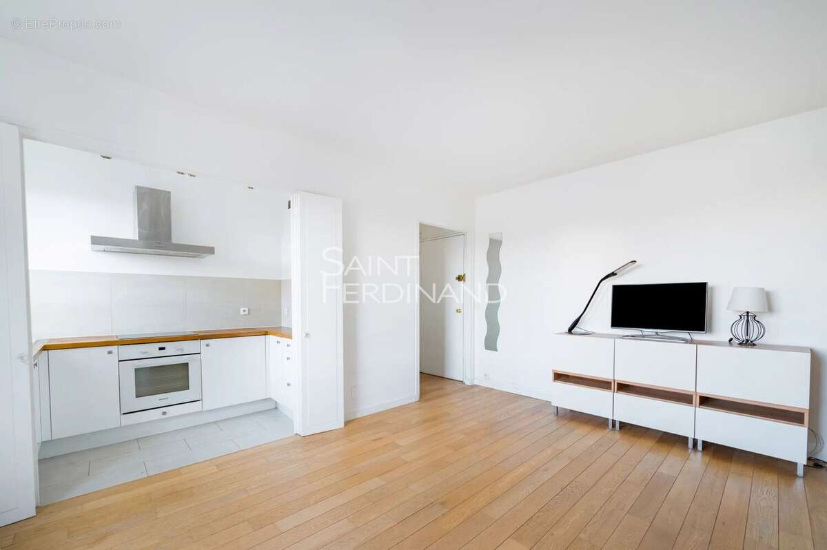 Appartement à NEUILLY-SUR-SEINE