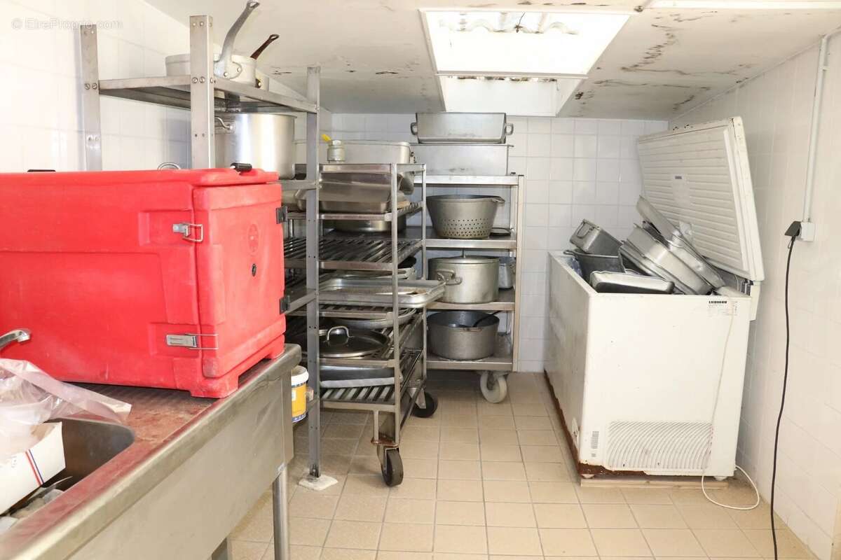 Commerce à MONTMIRAIL