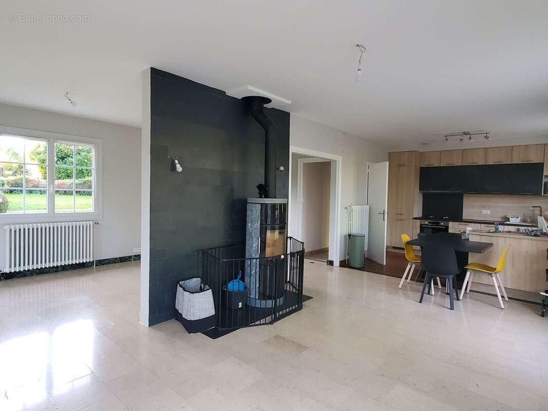 Maison à CHAMPNIERS