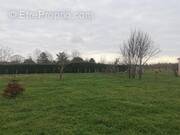 Terrain à SAINT-SEURIN-SUR-L&#039;ISLE