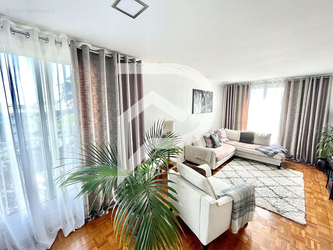 Appartement à SAINT-GRATIEN