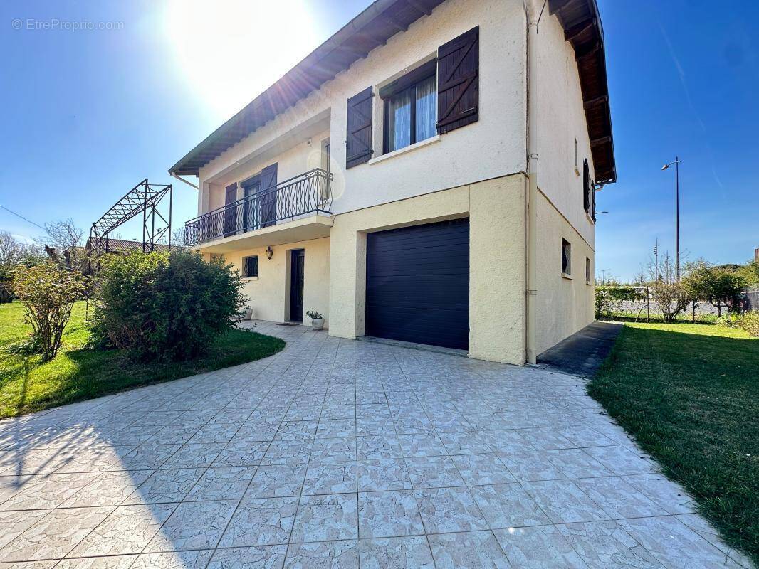 Maison à CAZERES