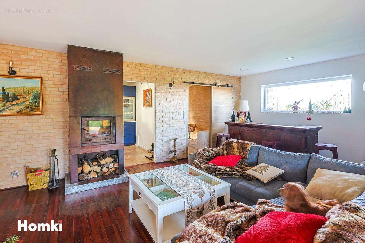 Maison à MONTAIGUT-SUR-SAVE