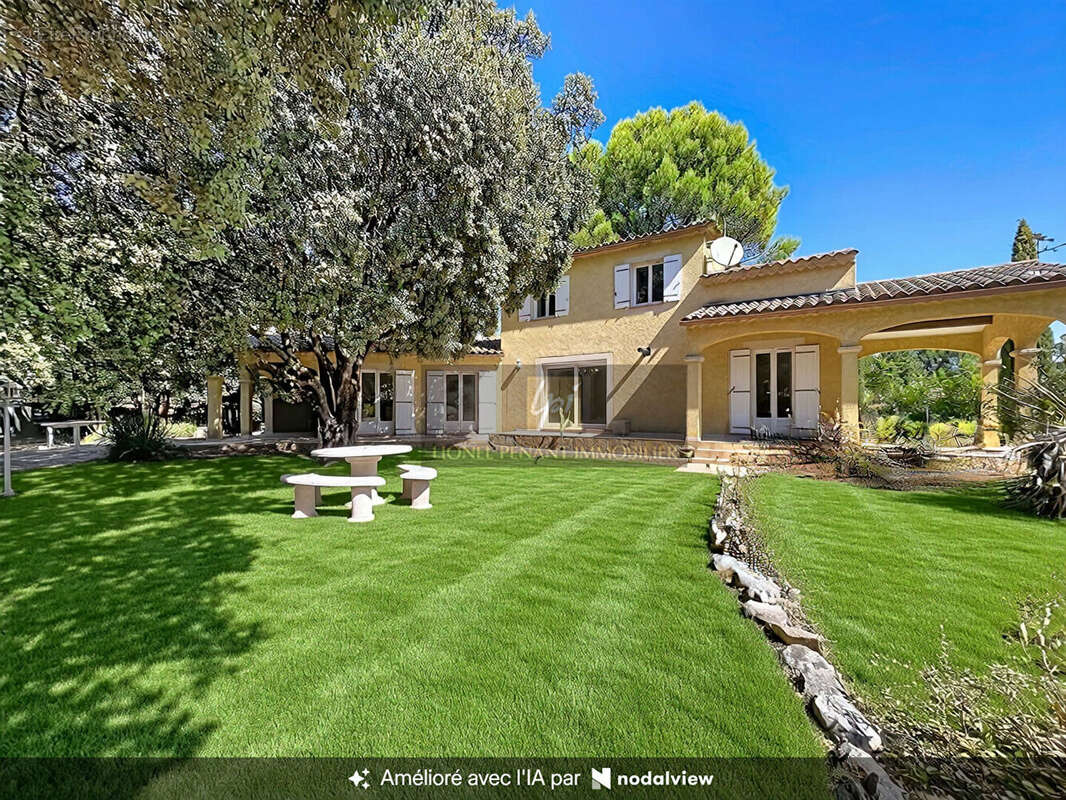 Mazan villa t7 160m² environ avec piscine garage terrasses sur un terrain de 3650m² - photo 2