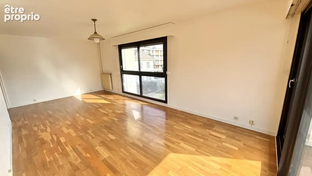 F4 de 96m2 avec terrasse et box - photo 3