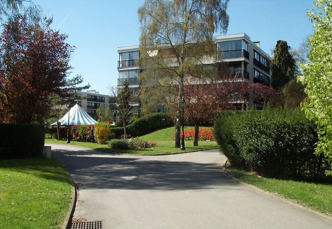 Appartement à FONTENAY-LE-FLEURY