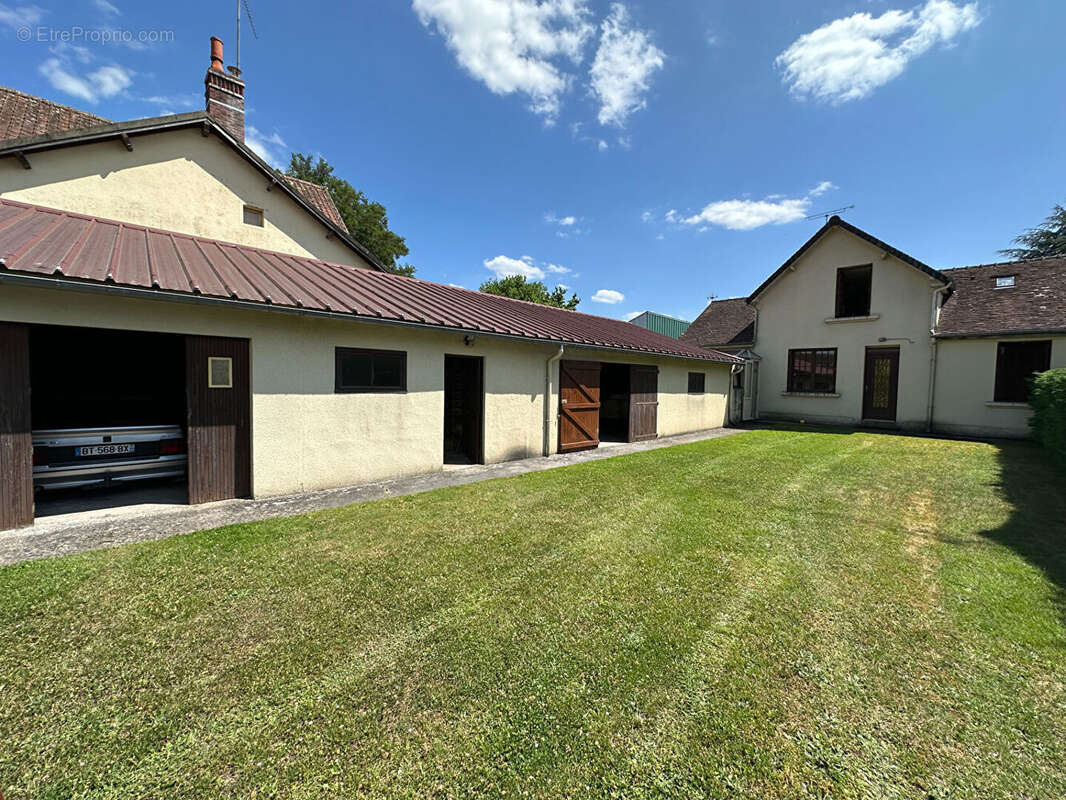 Maison à BELLOU-SUR-HUISNE