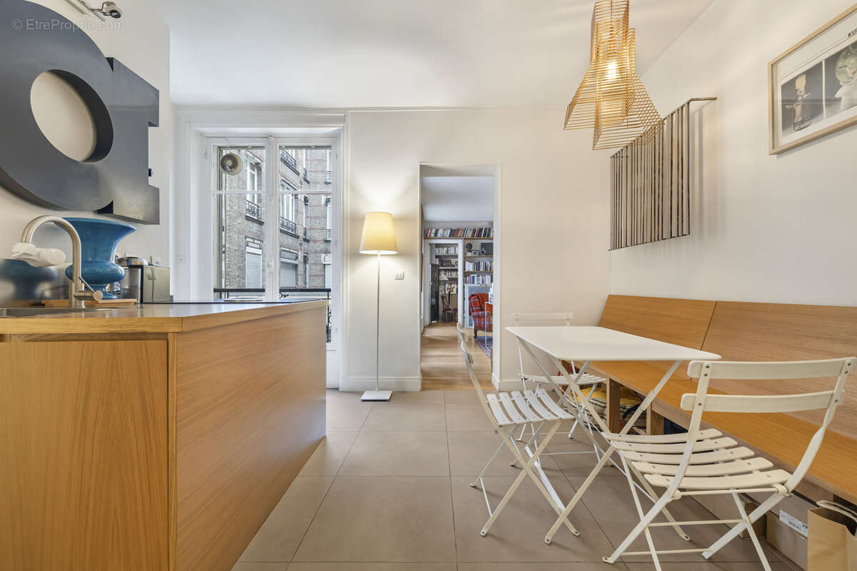 Appartement à PARIS-3E