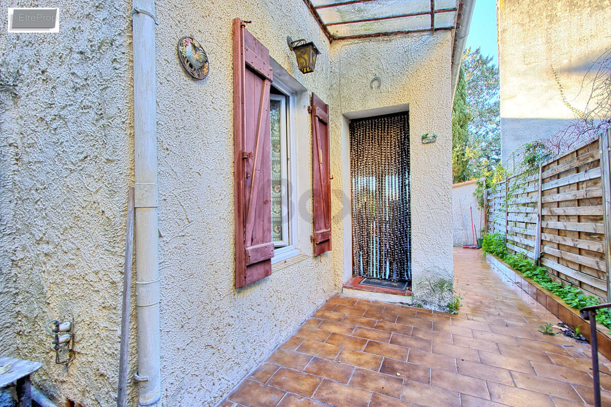 À vendre : Maison T3 de 67 m2 à rénover   Toulon Ouest - photo 10